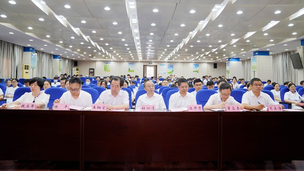 領導班子.jpg